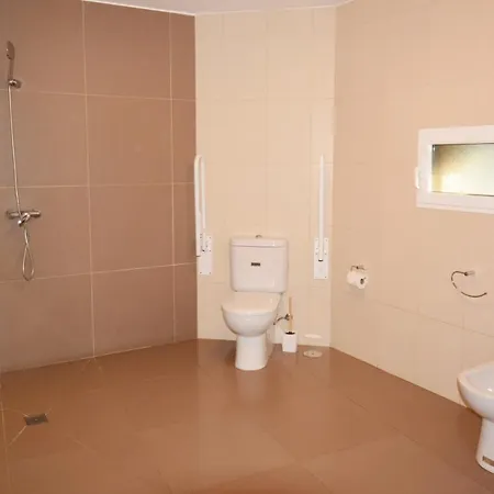 Galihost - Casa Con Enorme Jardin En * Cambados