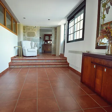 Casa Con Enorme Jardín En Cambados
