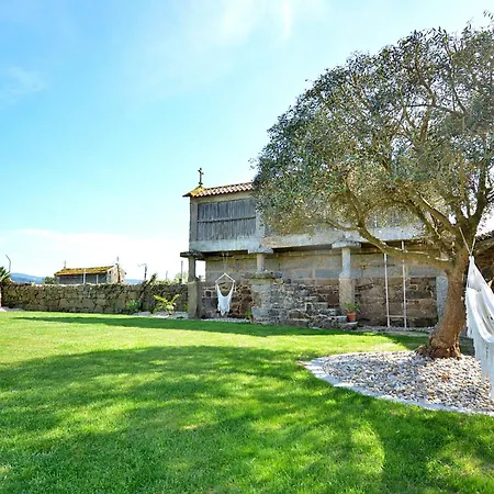 Casa Con Enorme Jardín En