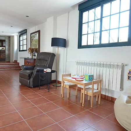 Galihost - Casa Con Enorme Jardin En Holiday home *